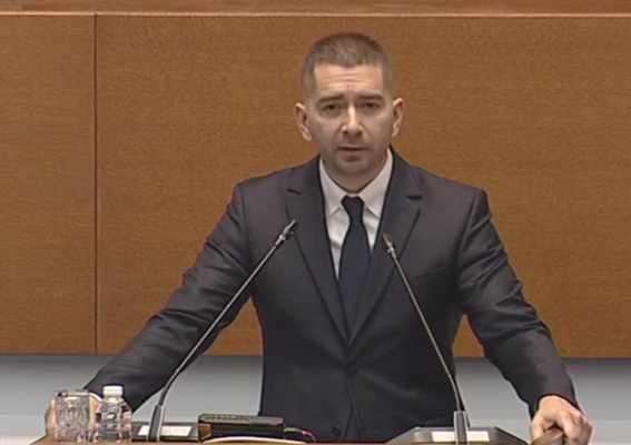 Слави Василев: За хората няма значение кой е президент, щом Радев управлява