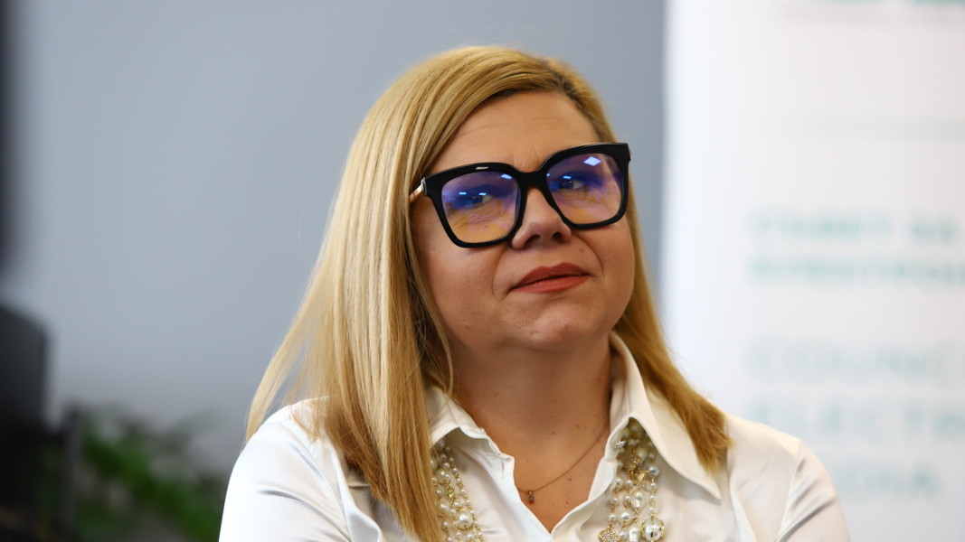 Кога успяхме да се пренаселим с толкова градска буржоазия - плод на синьо кръвосмешение пък с червено ДНК? Споделена публикация