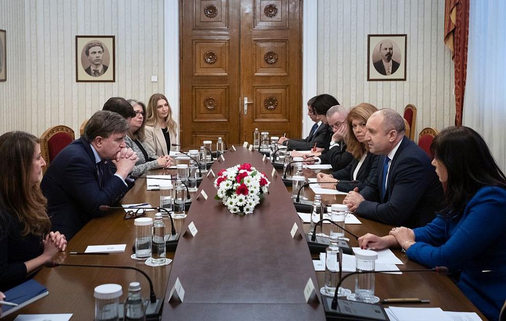Президентът Радев се срещна с координатора по санкциите 