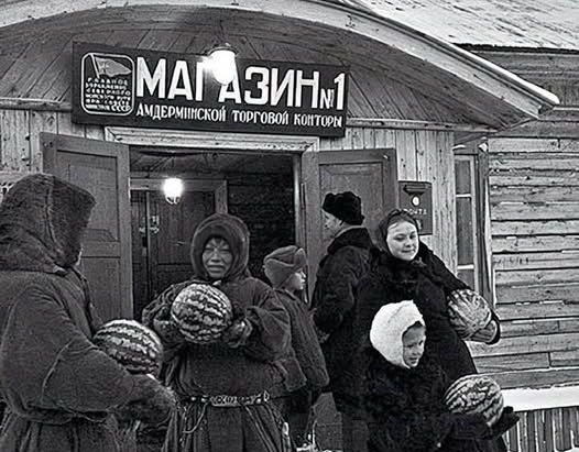 Руснаци си купуват дини за Нова година (СНИМКА)