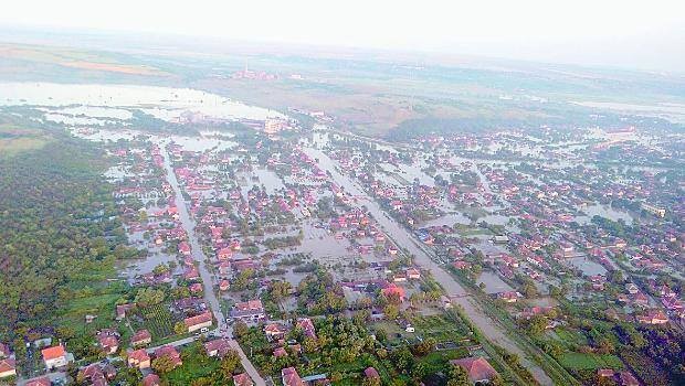 В Мизия още нямат къде да живеят, ще дочакат ли фургоните?...