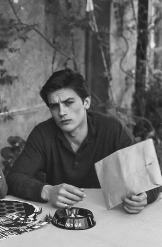 Ален Делон на 84 години
