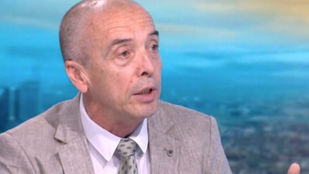 АТАНАС МАНГЪРОВ СУПЕРСТАР