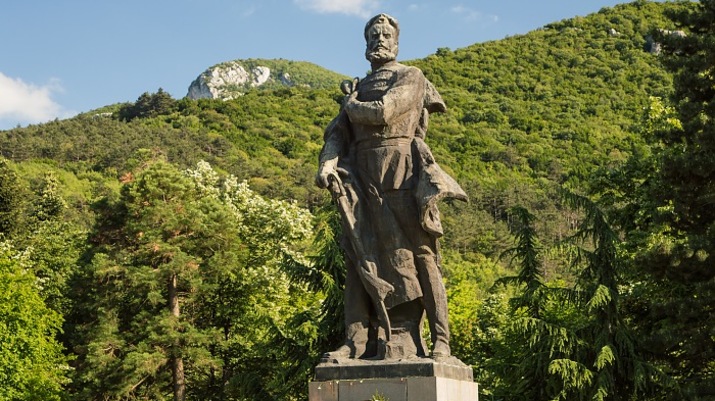 Ако трябва да посоча една-единствена, свещена за мен историческа фигура, това ще е Ботев
