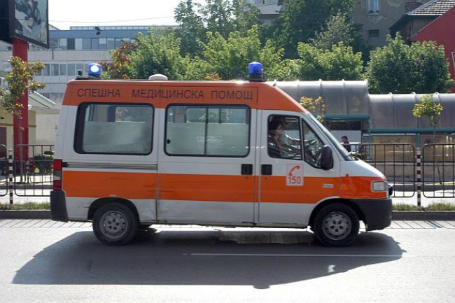 Лекарите подкрепят Москов с плакати по линейките!