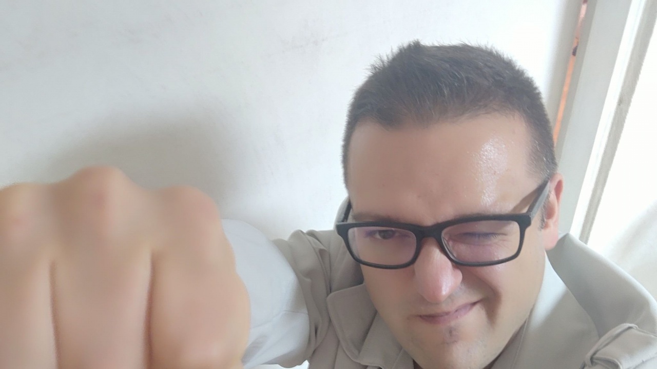 Tиодър Ушефф има тежка остра форма на 