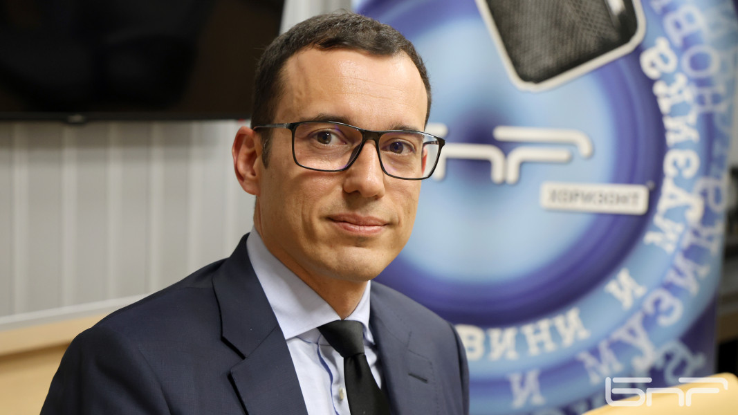 Терзиев събаря сградата на 