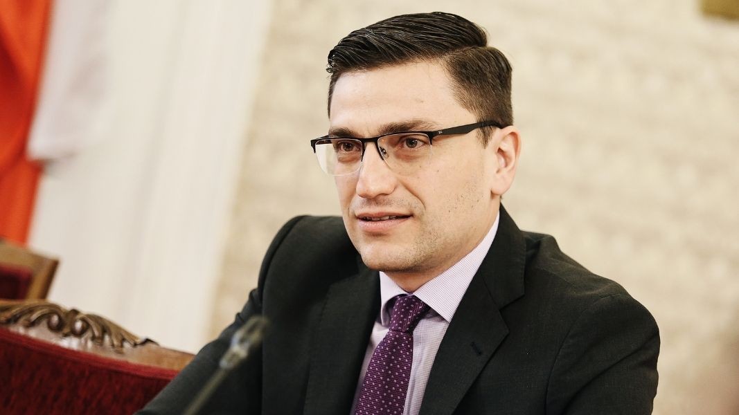 Венко Сабрутев: Ако Борисов не поиска конвергентен доклад, хората ще излезнат на улицата