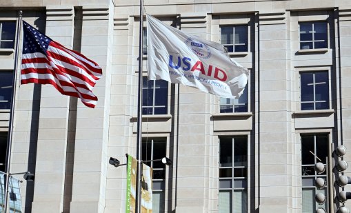 Хиляди уволнени от USAID получиха 15 минути да освободят работните си места