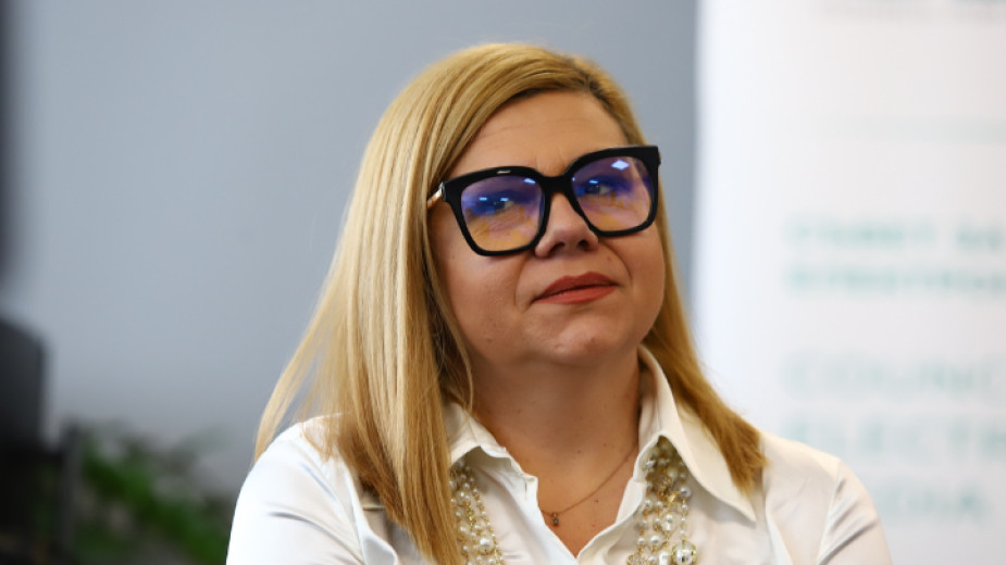 Соня Момчилова: Запазването на фактчекърите в Европа е агония и гърч на тези, които „предъвкват рефлукса на грантовете“